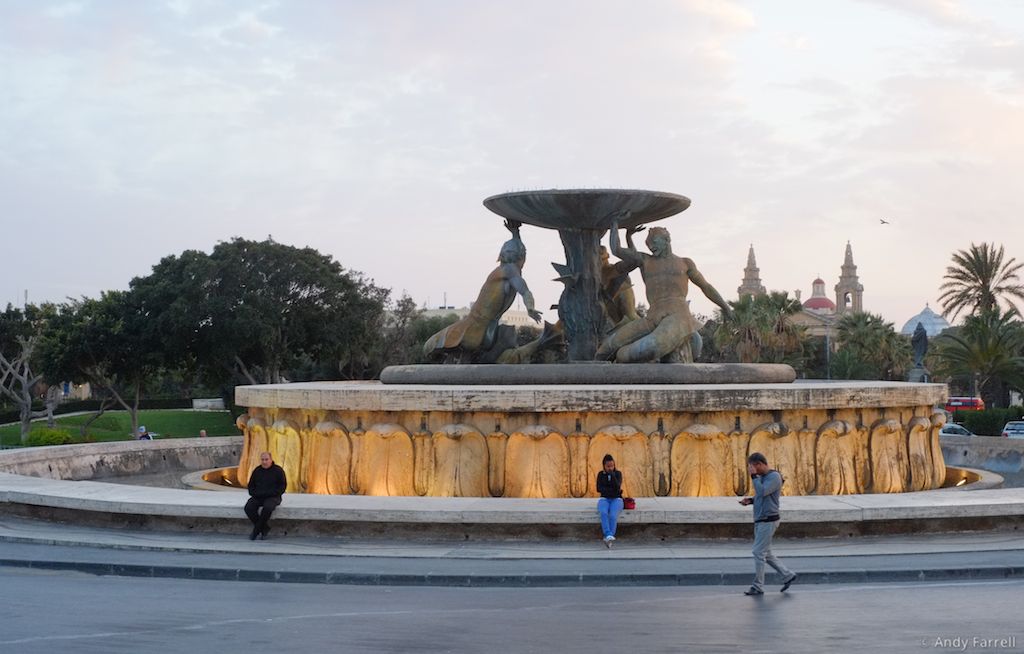 fountain at Valletta bus terminal