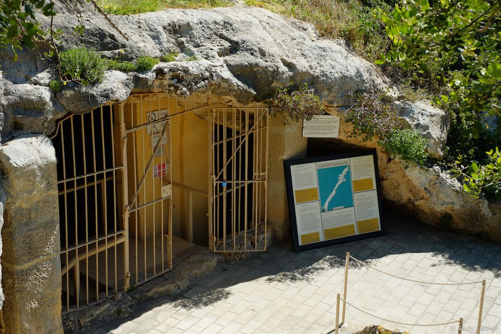 Għar Dalam cave entrance
