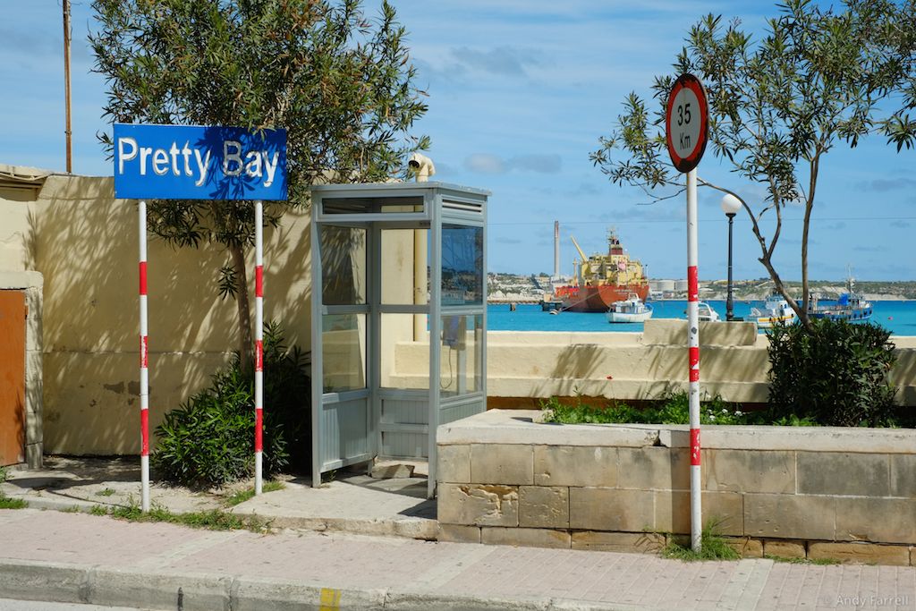 Pretty Bay sign