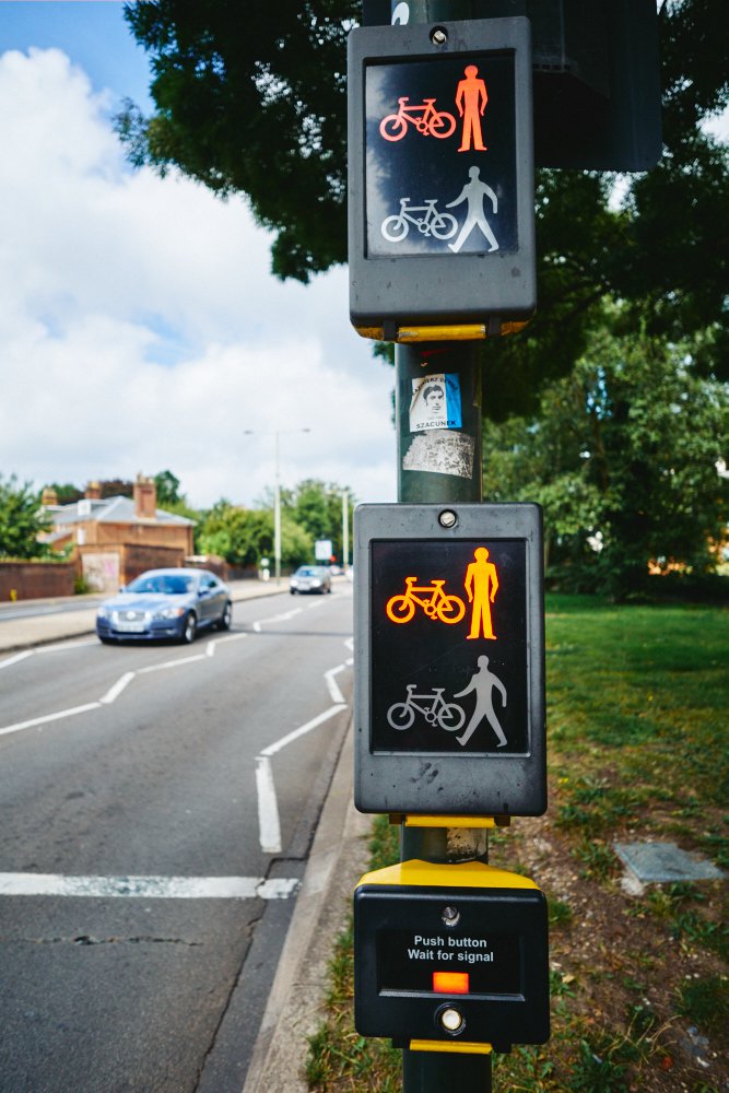 pedestrian crossing lights