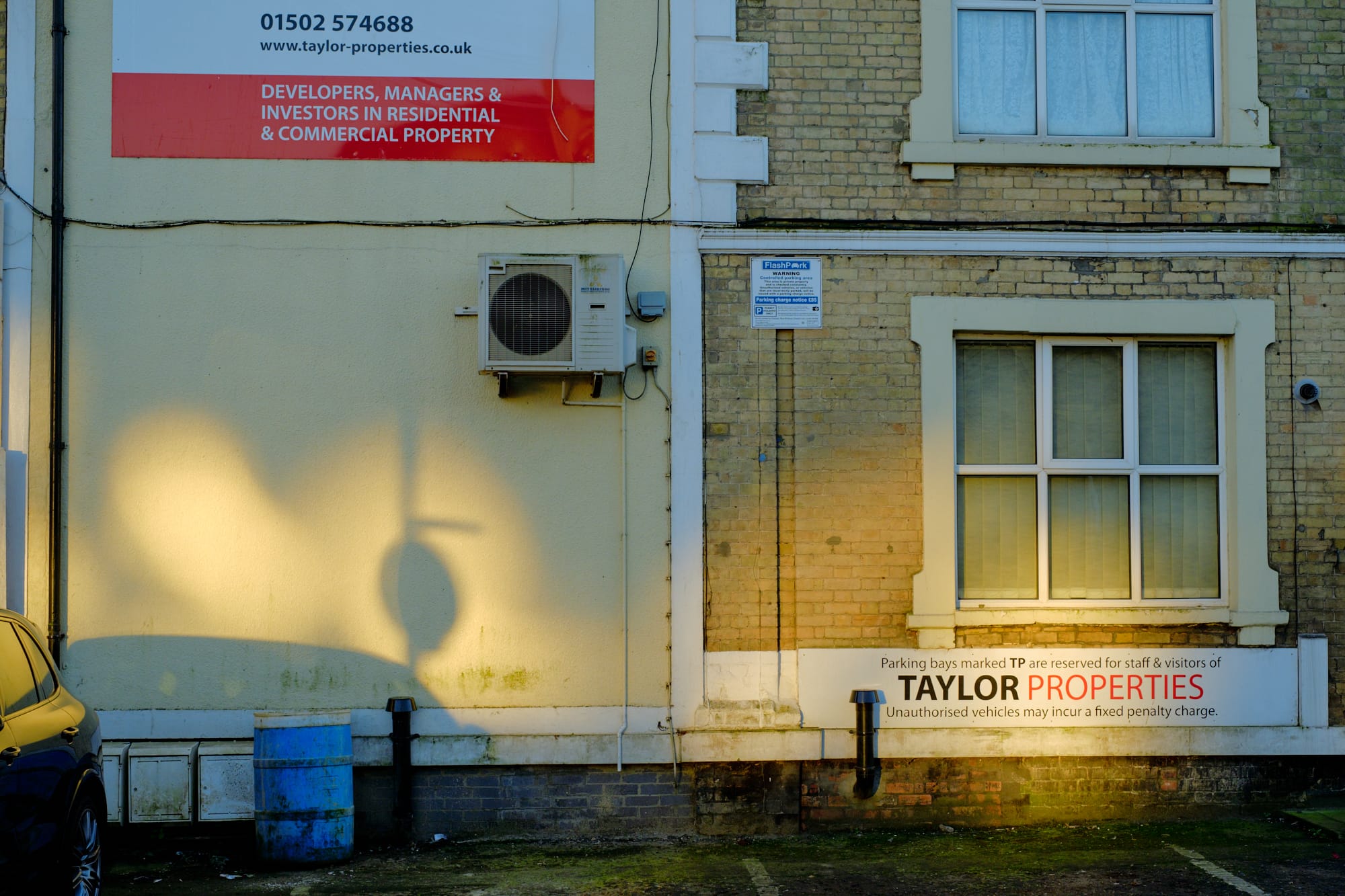 reflected sunlight on walls