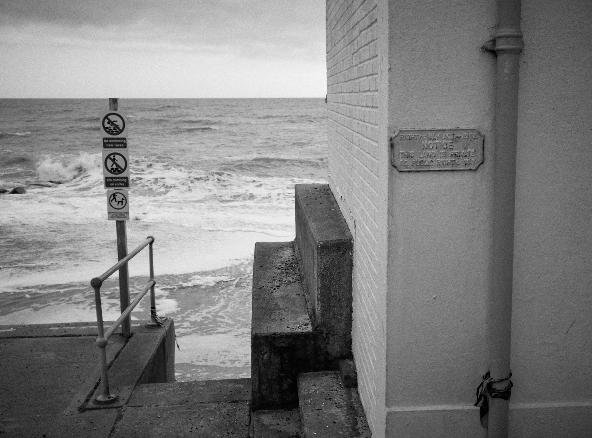signs before a rough sea