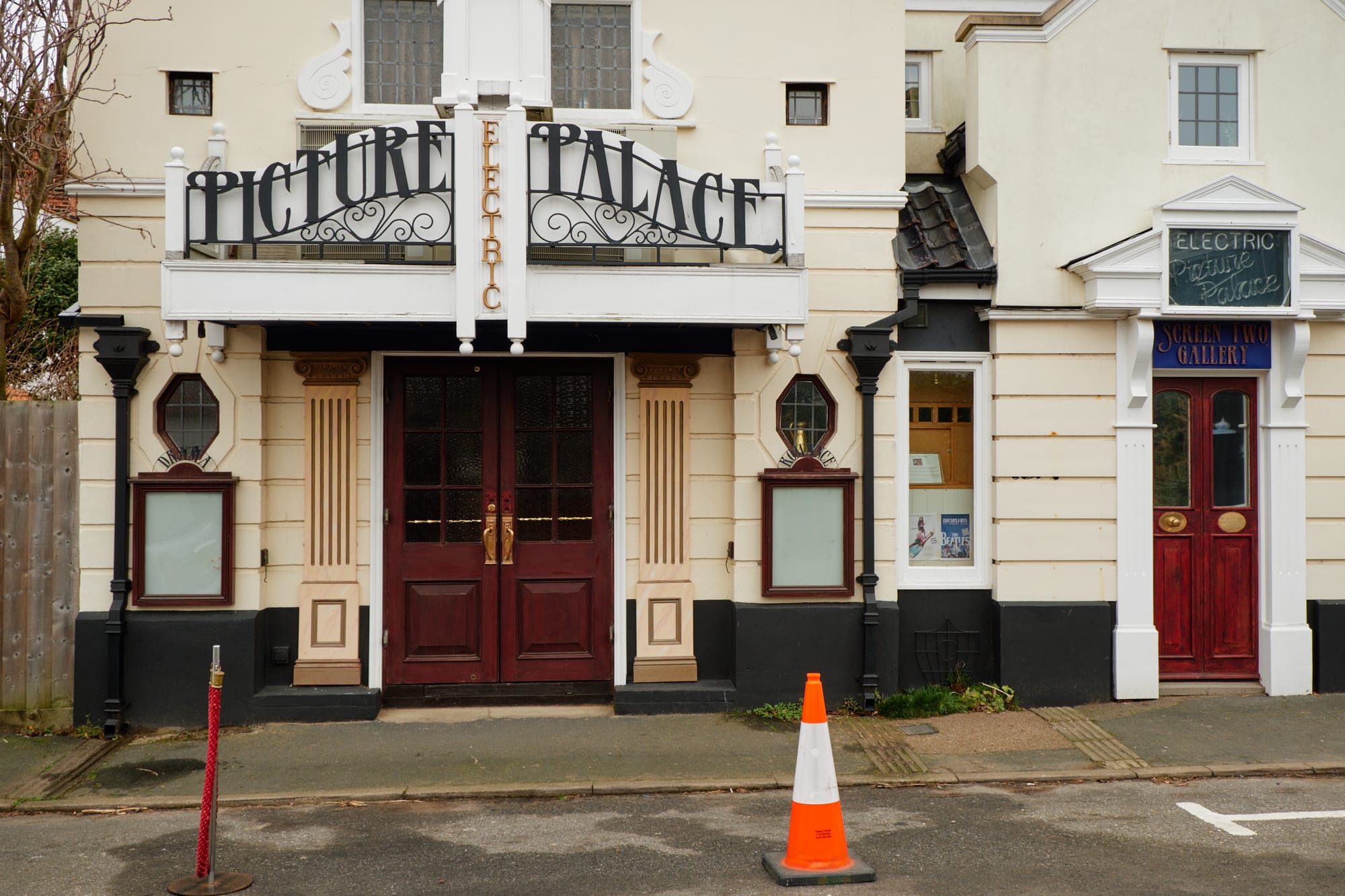 old-fashioned cinema