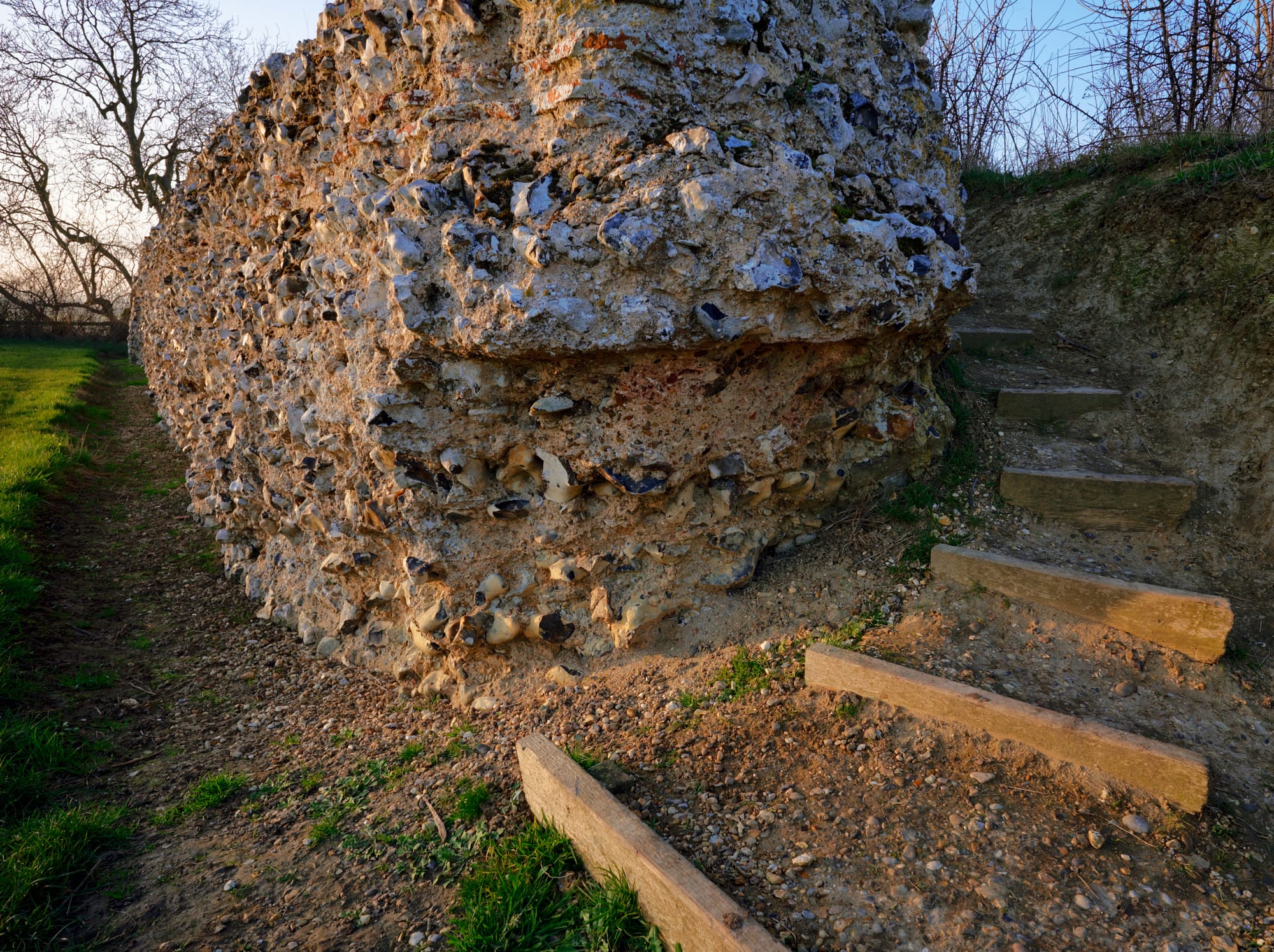 steps leading up to a high point on the wall