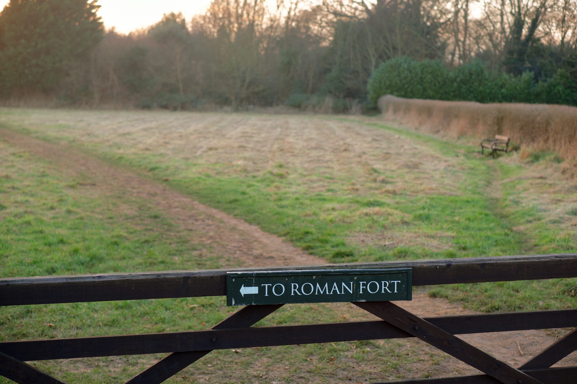 sign indicating direction to the fort