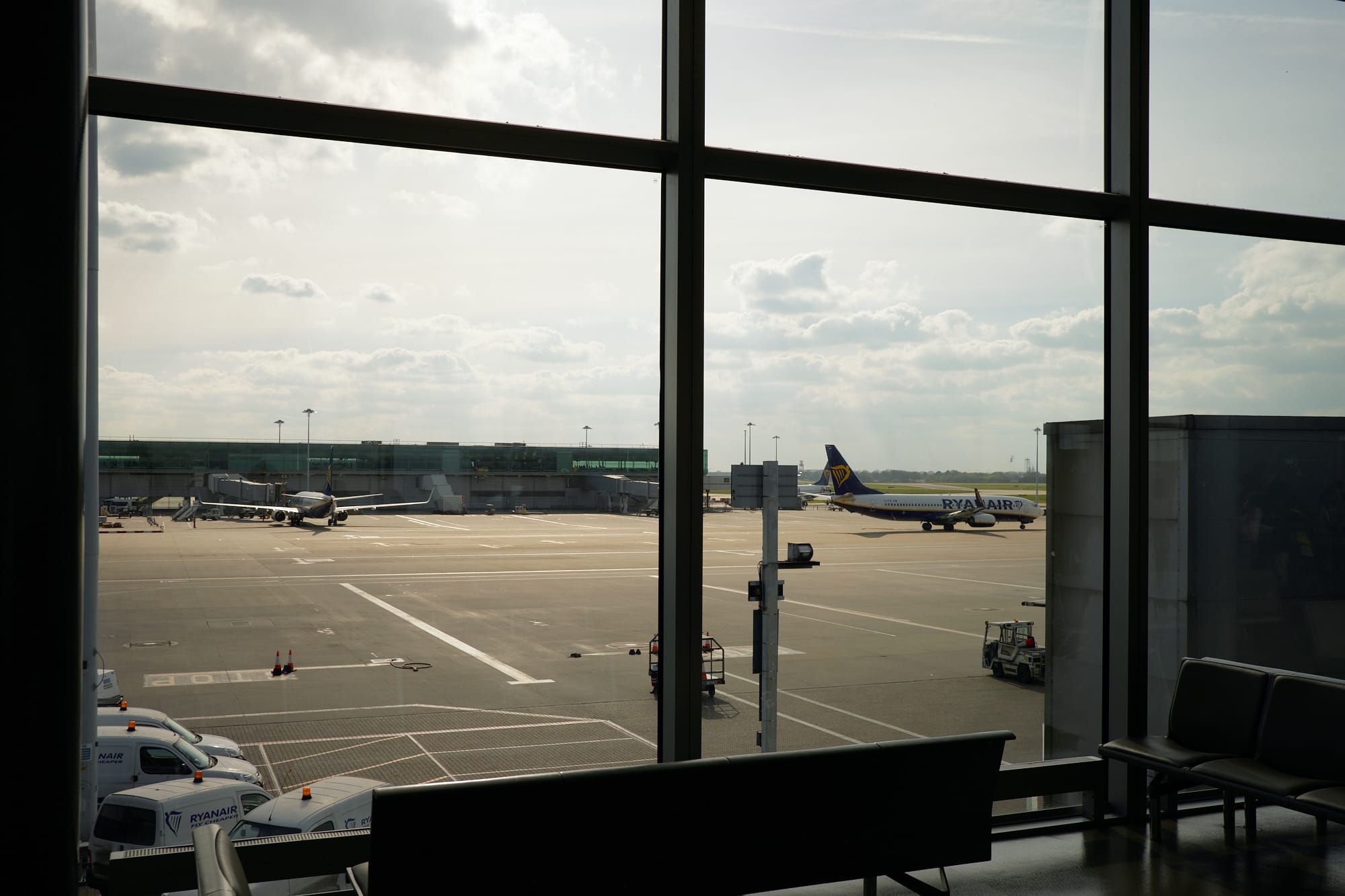 planes at the terminal