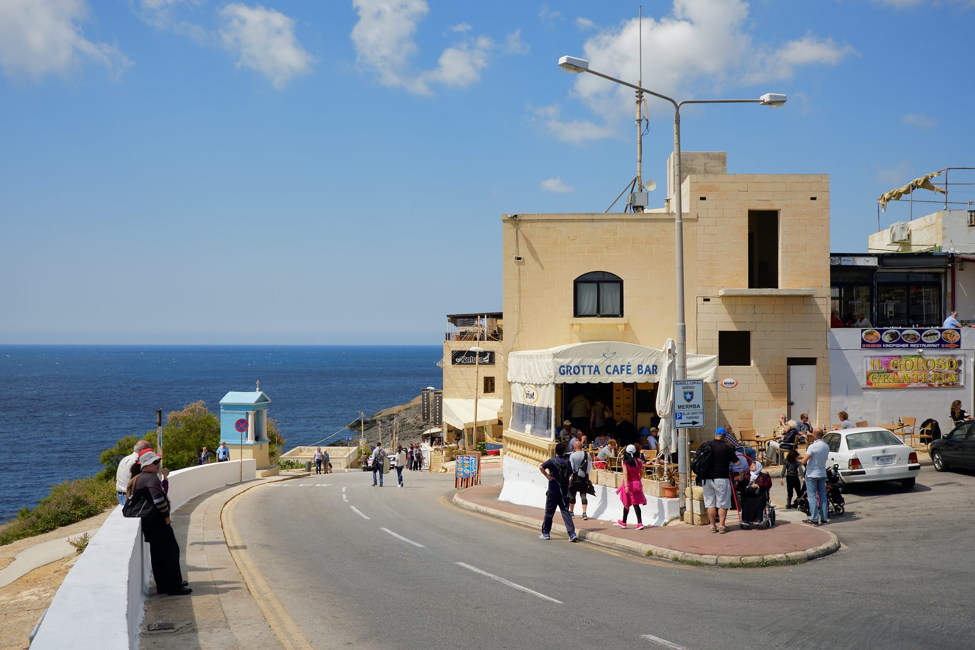 shops around the coastal area where boat rides are organised