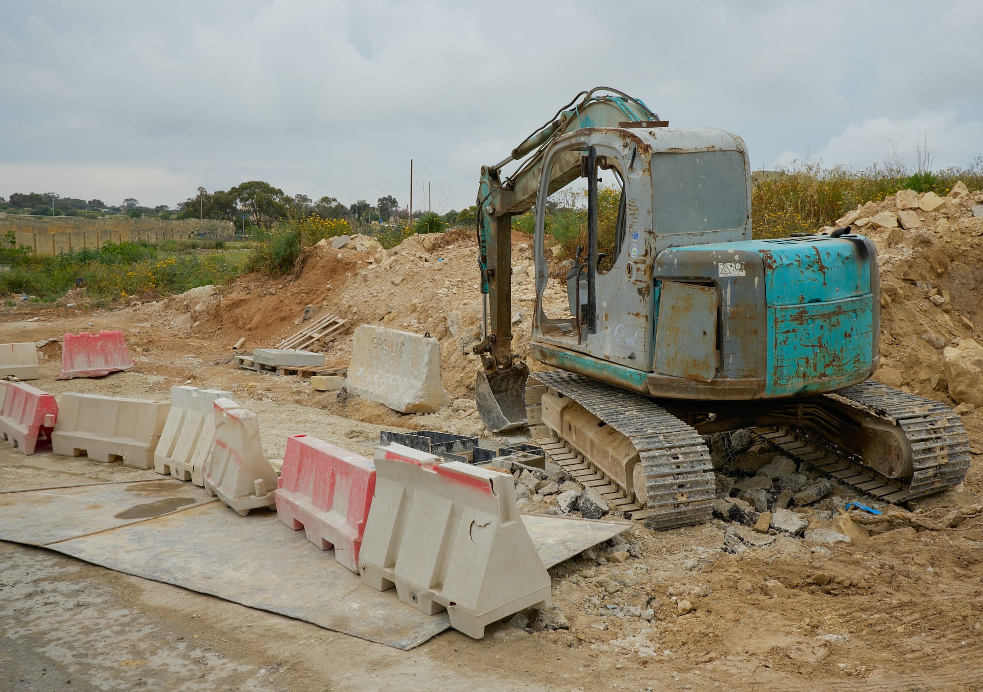 rusty old mechanical digger