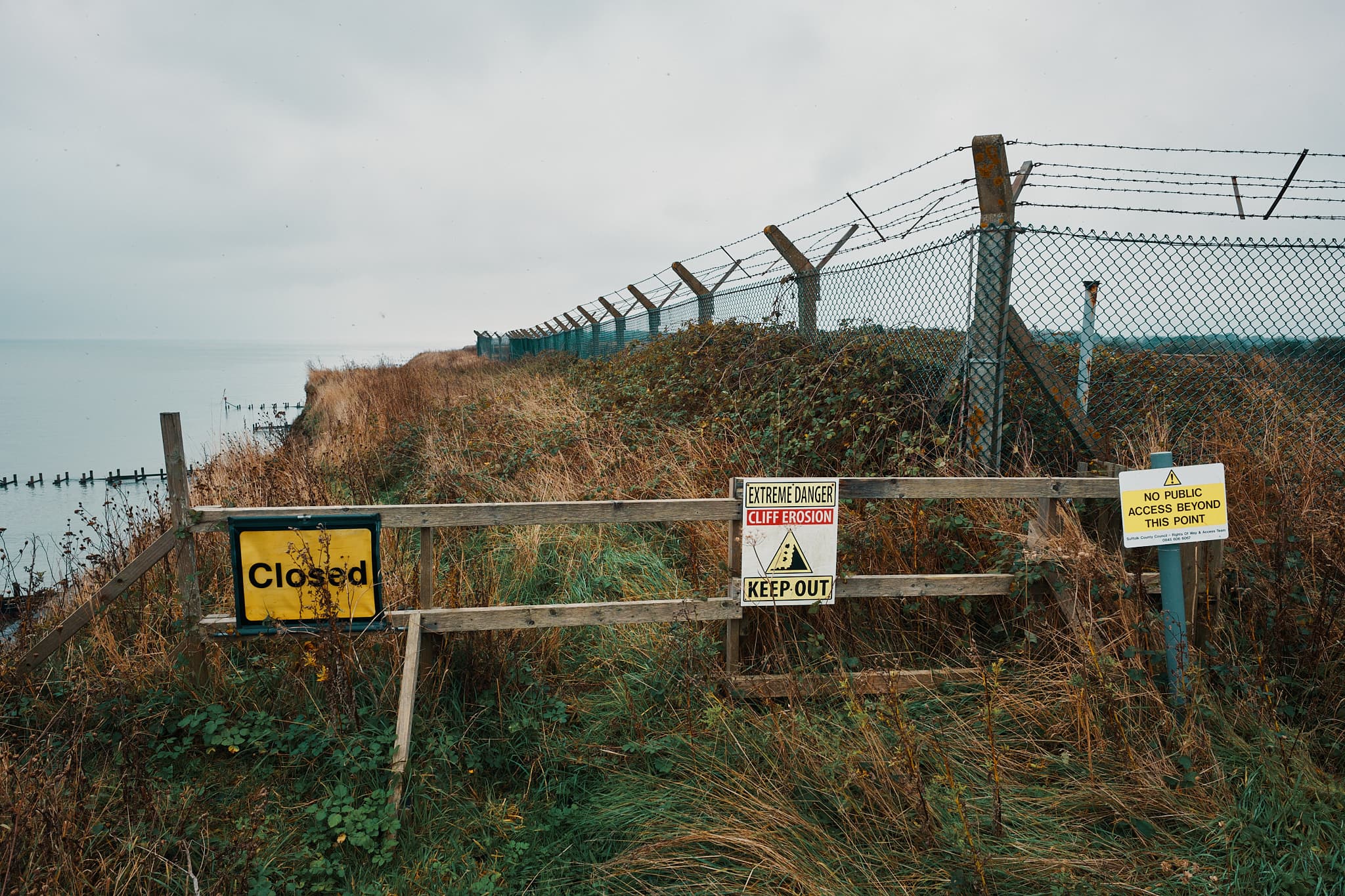 warning signs before the eroding cliff between Hopton and Corton