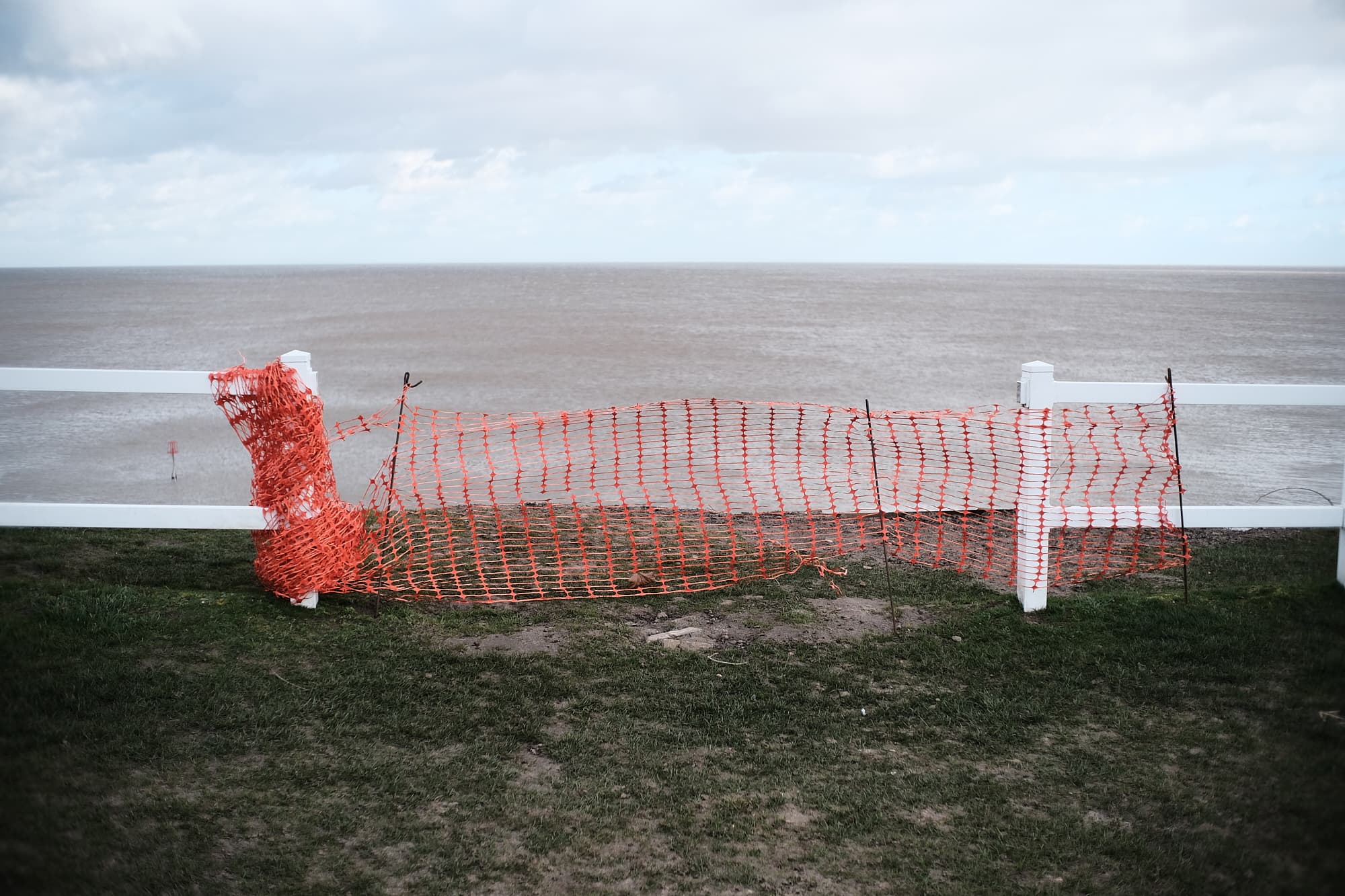 temporary cliff fence