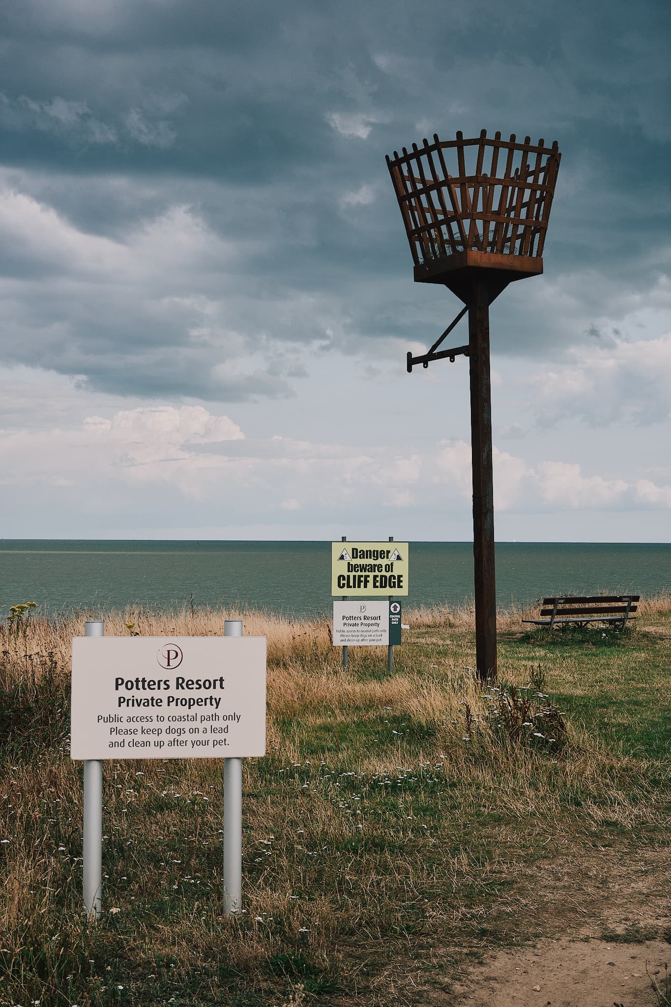 warning signs leading to cliff edge